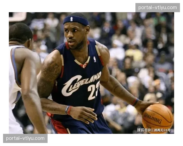 詹姆斯临场罚球决策引热议,球员自主性与教练权威需平衡 詹姆斯临场罚球决策引热议,球员自主性与教练权威需平衡